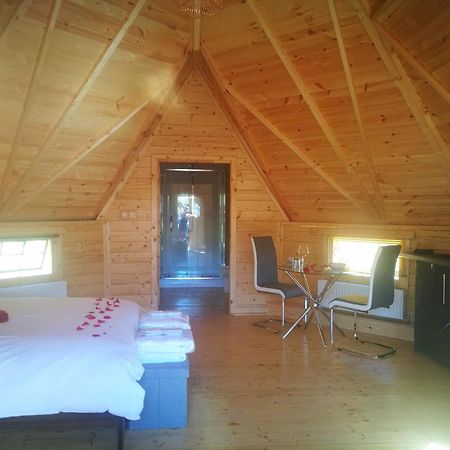 Romantic Rural Retreats Crewkerne Rom bilde